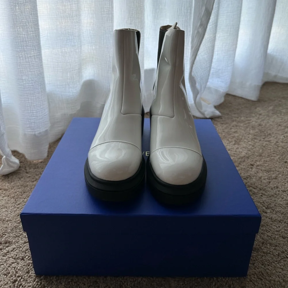 Stuart Weitzman Chelsea White Boots / Booties - Picture 6 of 8